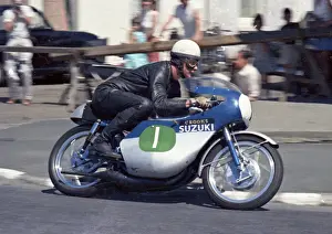 Malcolm Uphill (Crooks Suzuki) 1968 Lightweight TT