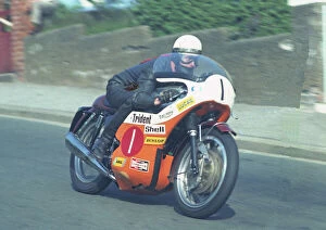 Trending: Malcolm Uphill (Triumph) 1970 Production TT