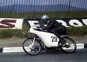 Images Dated 21st November 2016: Malcolm Worsley (Itom) 1967 50cc TT