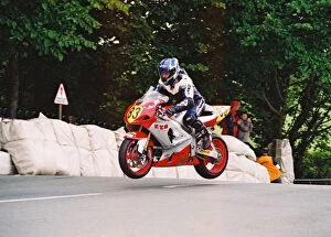 Images Dated 17th August 2018: Mark Harland (Suzuki) 2004 Senior TT