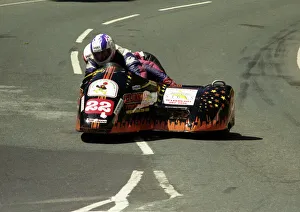 Images Dated 7th January 2018: Martin Clark & Dave Bilton (Shelbourne Yamaha) 1995 Sidecar TT