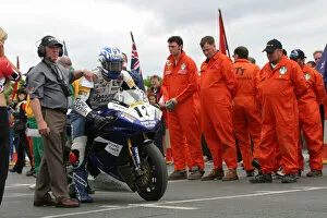 Images Dated 6th October 2021: Martin Finnegan (Yamaha) 2004 Formula One TT
