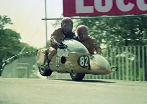 Masato Kumano & Isao Arifuku (KAN Yamaha) 1976 500 Sidecar TT