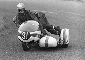 Images Dated 21st March 2021: Matty Mines & Geoff Davis (Matchless) 1971 500 Sidecar TT