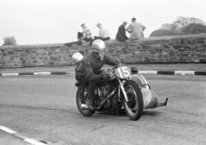 Images Dated 25th February 2022: Maurice Candy & C E Larkin (Norton) 1959 Sidecar TT