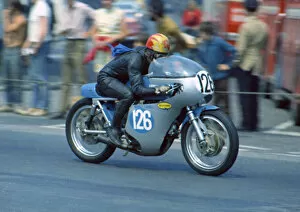 Images Dated 22nd December 2018: Maurice Carroll (Aermacchi) 1970 Junior TT