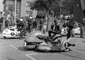Images Dated 8th November 2016: Max Deubel & Emil Horner (BMW) and Chris Vincent & Eric Bliss (BSA) 1962 Sidecar TT