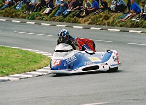 Max Venus & Phillip Sanderson (Busch Honda) 2004 Sidecar TT