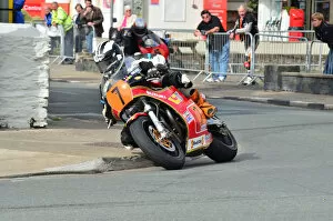 Michael Dunlop Collection: Michael Dunlop (Suzuki) 2012 Superbike Classic TT