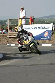 Images Dated 8th July 2021: Michael Dunlop (Yamaha) 2007 Steam Packet Races