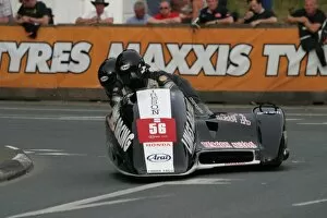 Images Dated 1st January 1980: Michael Lines & Kevin Perry (Ireson Honda) 2010 Sidecar A TT