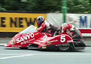 Mick Boddice Collection: Mick Boddice & Dave Wells (Golden Honda) 1998 Sidecar TT
