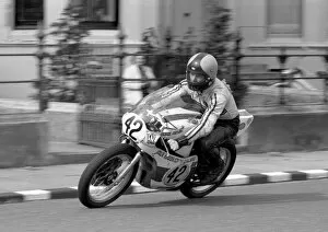 1977 Junior Manx Grand Prix Collection: Mick Capper (Yamaha) 1977 Junior Manx Grand Prix
