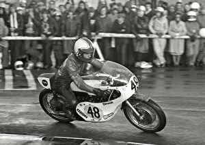 Images Dated 4th April 2020: Mick Chatterton (Yamaha) 1975 Senior TT
