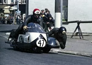 Images Dated 20th January 2018: Mick Farrant & A Diggle (Vincent spl) 1967 Sidecar TT