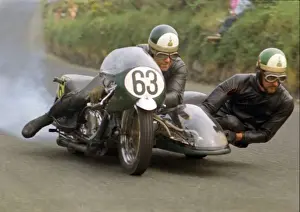 Mick Farrant & Pete Dade (Vincent) 1970 Sidecar 750 TT