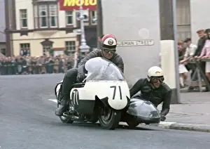 Mick Farrant & W Mathews (Vincent) 1966 Sidecar TT