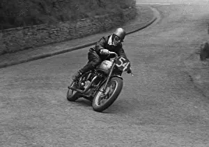 Mick Featherstone (Triumph} 1950 Senior Clubman TT