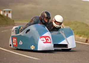 Conrad Harrison Gallery: Mick Harrison & Conrad Harrison (Yamaha) 1988 Sidecar TT
