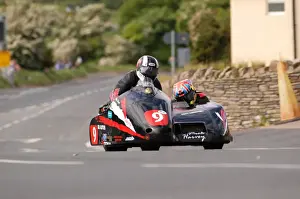 Mick Harvey & Fiona Baker-Milligan (Shelbourne Suzuki) 2004 Sidecar TT