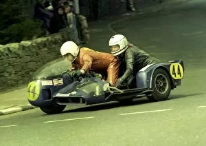 Images Dated 10th December 2017: Mick Potter & Beverley Martin (Suzuki) 1976 1000cc Sidecar TT
