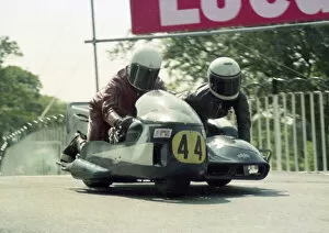 Images Dated 10th November 2020: Mick Potter & Beverley Martin (Yamaha) 1976 1000 Sidecar TT