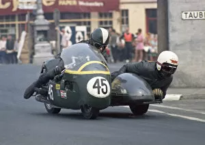 Images Dated 2nd October 2021: Mick Potter & N Panter (Triumph) 1970 500 Sidecar TT