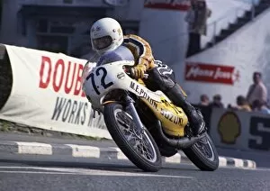 1973 Senior Manx Grand Prix Collection: Mick Poxon (Suzuki) 1973 Senior Manx Grand Prix