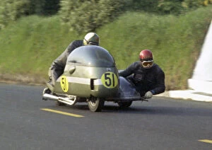 Images Dated 20th March 2021: Mick Wortley & Ron Angus (MDW) 1971 750 Sidecar TT