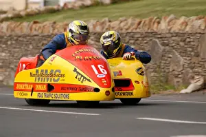 Mike Cookson & Kevin Morgan (Shelbourne Honda) 2004 Sidecar TT