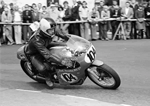 Images Dated 11th February 2019: Mike Dunn (Seeley) 1975 Senior Manx Grand Prix