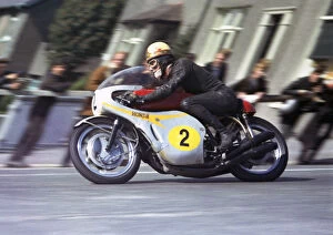 Images Dated 14th November 2019: Mike Hailwood (Honda) 1966 Senior TT
