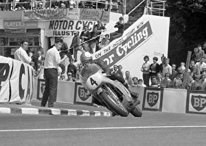 Images Dated 5th August 2016: Mike Hailwood (Honda) 1967 Senior TT
