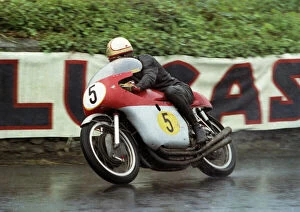 MV Gallery: Mike Hailwood (MV) 1965 Senior TT