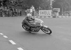 Images Dated 3rd August 2011: Mike Hailwood at Quarter Bridge: 1966 Lightweight TT