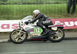 Images Dated 29th March 2013: Mike Hailwood (Yamaha) at Signpost Corner: 1978 Lightweight TT