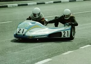 Images Dated 13th March 2018: Mike Joyce & Mike Staiano (Yamaha) 1980 Sidecar TT