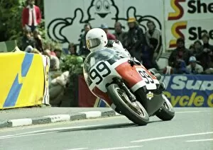 Images Dated 31st October 2016: Mike Ross (Harley Davidson) 1982 Classic TT