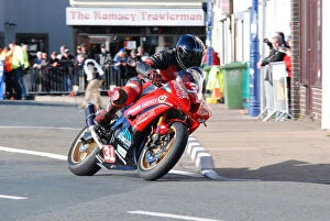 Images Dated 29th September 2021: Mike Swanson (Yamaha) 2011 Newcomers Manx Grand Prix