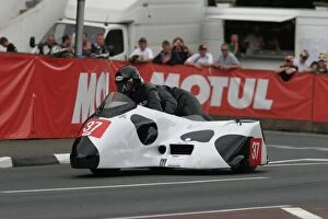 Kevin Perry Gallery: Miles Bennett & Kevin Perry (Honda) 2011 Sidecar TT