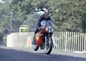 Images Dated 2nd December 2021: Neil Barry (Norton) 1971 Senior Manx Grand Prix