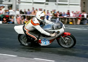 Images Dated 12th July 2019: Neil Edwards (Yamaha) 1975 Junior Manx Grand Prix