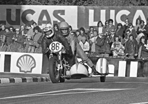 Images Dated 16th June 2022: Neil Southerland & Philip Matthews (Triton) 1973 750 Sidecar TT