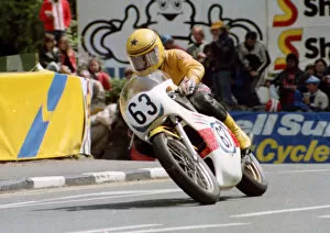 Images Dated 16th July 2019: Neil Tuxworth (Yamaha) 1982 Classic TT