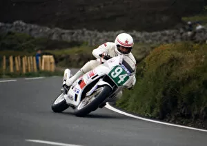 Images Dated 26th January 2019: Neil Tuxworth (Yamaha) 1989 Supersport 400 TT