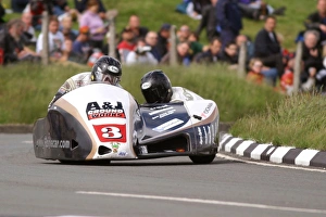 Darren Hope Gallery: Nick Crowe & Darren Hope (DMR Honda) 2004 Sidecar TT