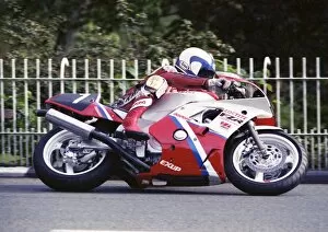 Images Dated 13th December 2015: Nick Jefferies (Yamaha) 1990 Supersport 400 TT