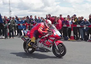 Images Dated 20th July 2020: Nigel Davies (Yamaha) 1999 Junior TT