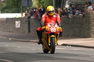 Images Dated 11th June 2004: Nigel Milbank (V&M Yamaha) 2004 Classic Parade Lap
