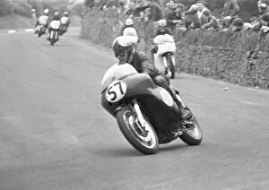 Images Dated 8th August 2021: Nigel Warren (Matchless) 1968 Southern 100